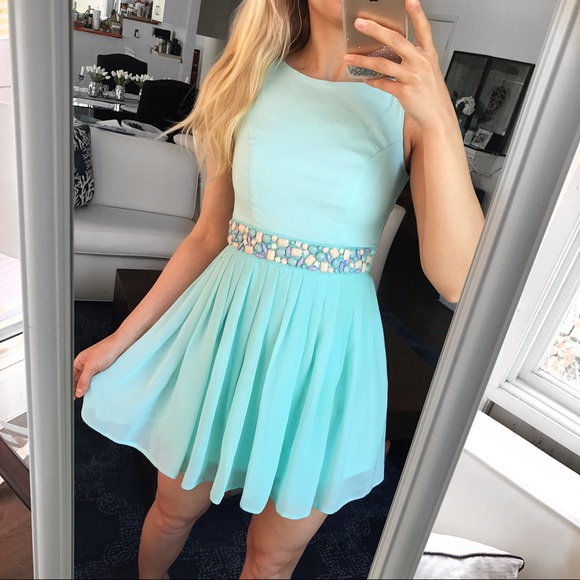 Elise Ryan Dresses & Skirts - TURQUOISE BEADED SKATER MINI DRESS! 👗